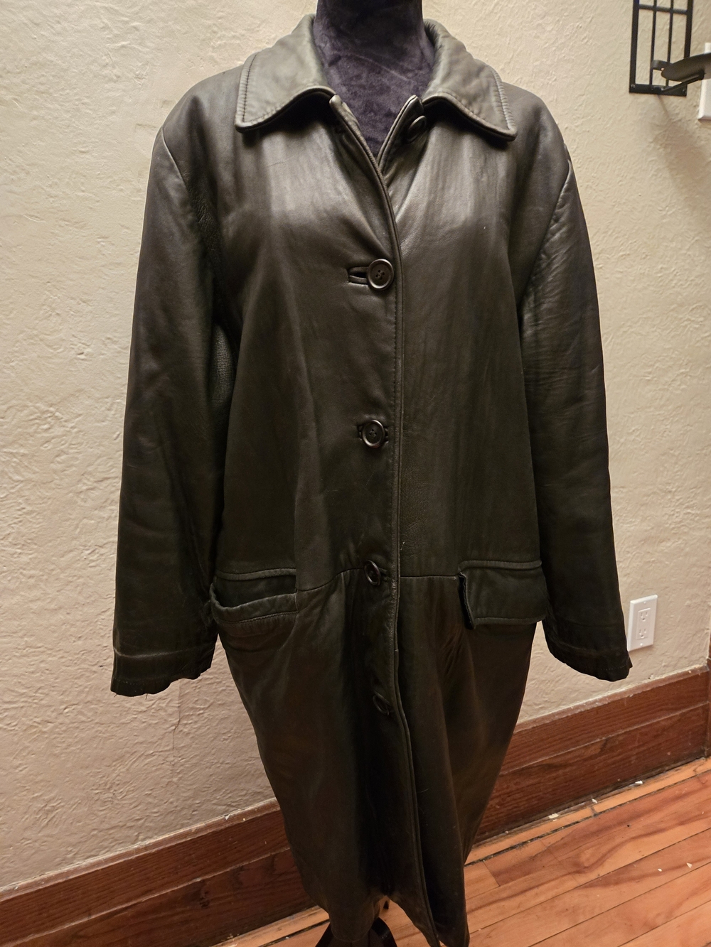 Danier Black Genuine Leather Coat Jacket Minimalist Vintage Women’s M/L